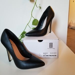 Black Classic Pumps